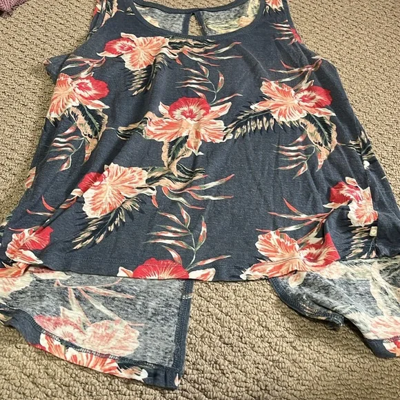 Roxy | Floral Tank - Picture 6 of 6